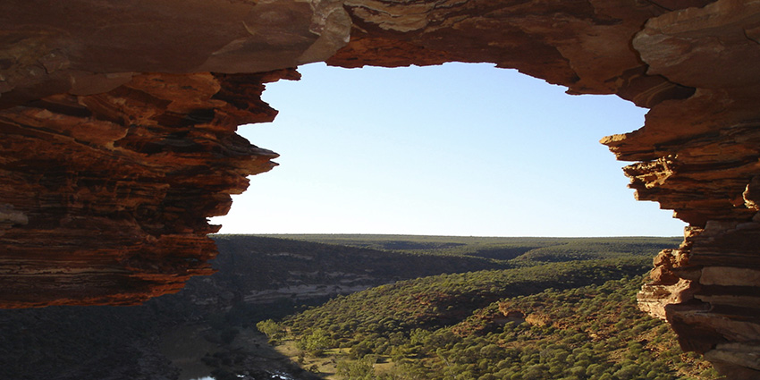 Horizon view of country through rocks.