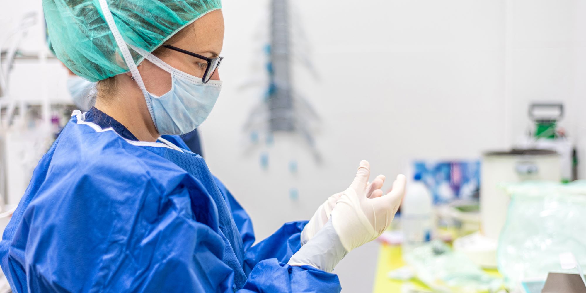 Image of a woman in a science lab