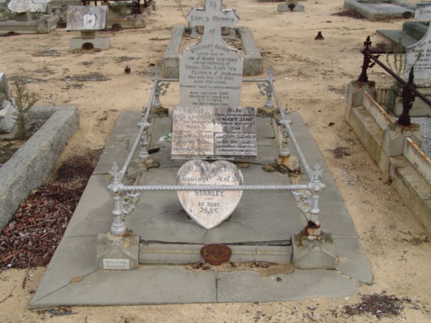 the grave of Mary Jane Levitzke