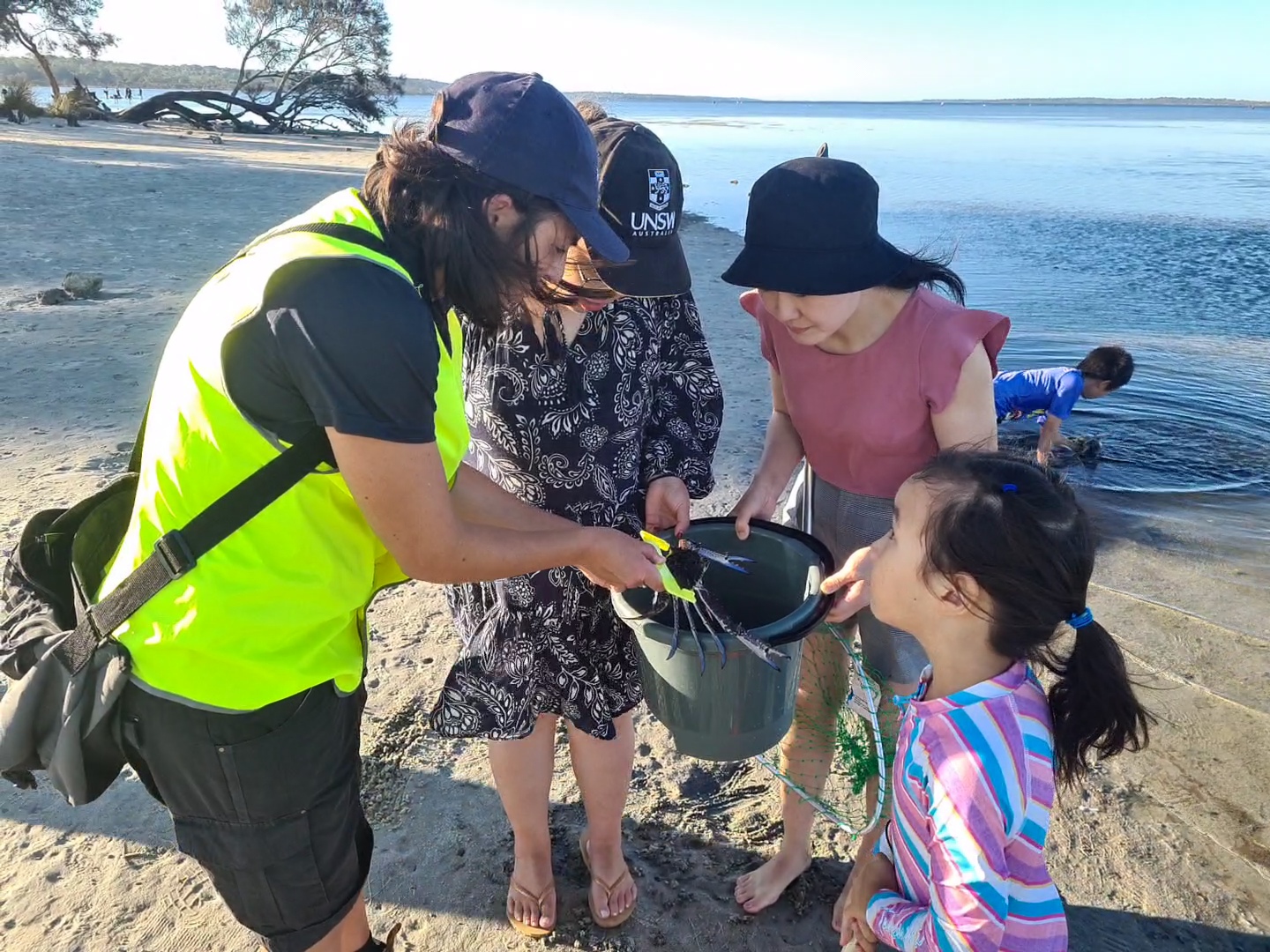 Fisheries ED officer assist fishers during crab fishing season