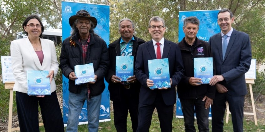 Photo of attendees at the launch of Kep Katitijn - Gabi Kaadadjan