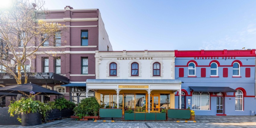 Houses along Stirling Terrace, Albany